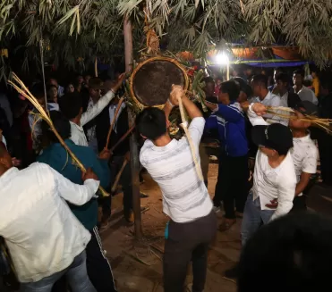 Đập trống Ma Coong